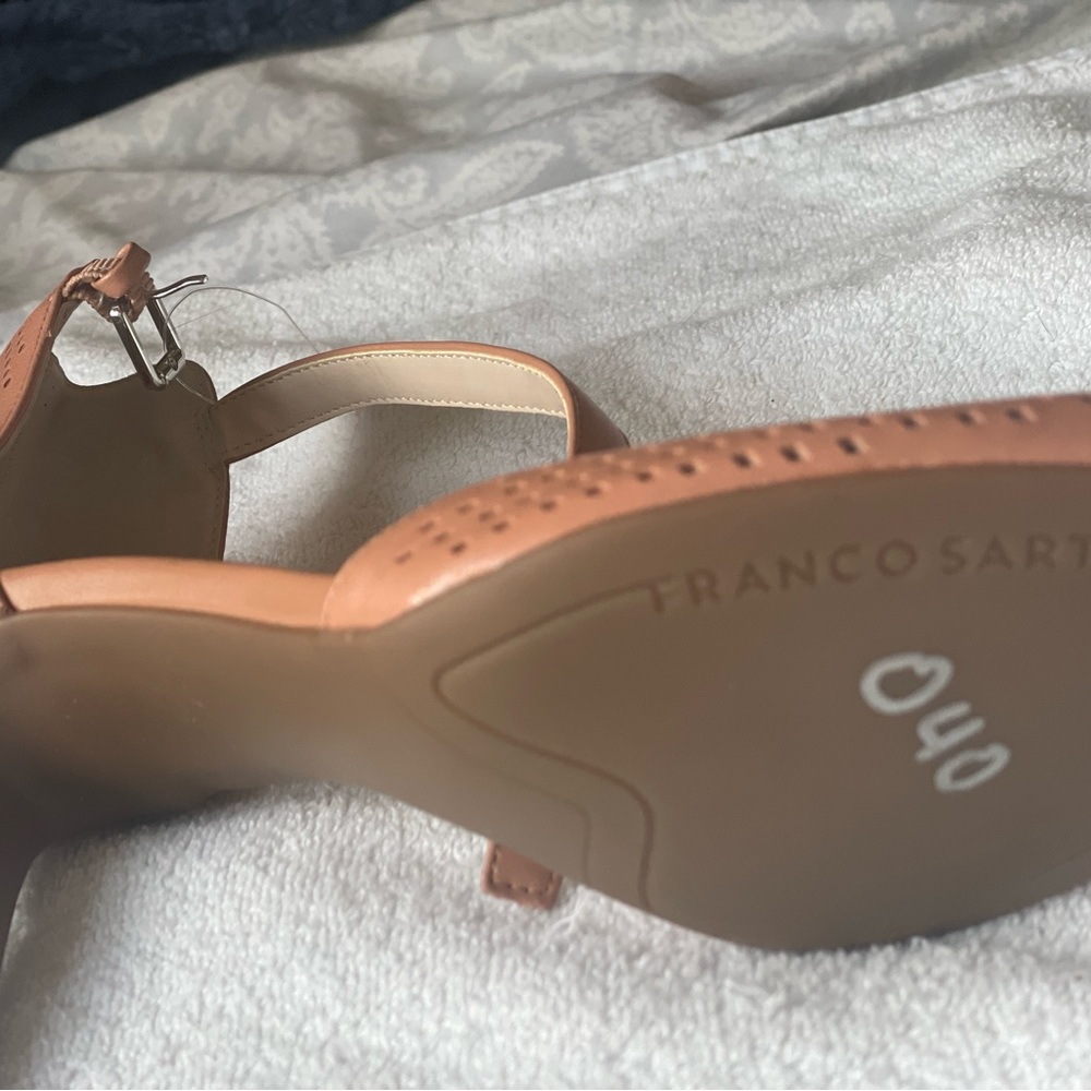 Shoes - Picture 5 of 10